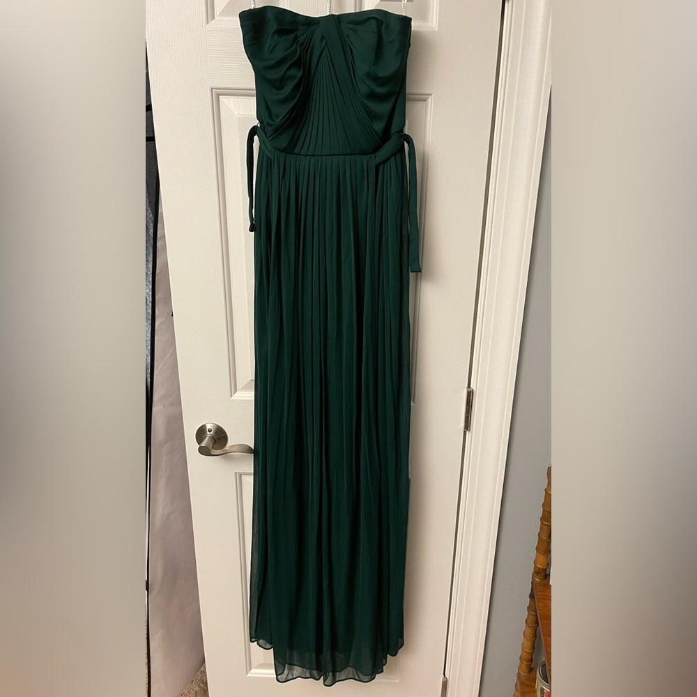 Strapless David’s Bridal bridesmaid dress with wear-your-way straps